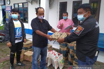 PWI Simalungun salurkan bantuan Polres Simalungun kepada anggota