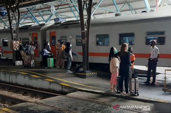 Jelang Tahun Baru 2021, kedatangan penumpang KA di Stasiun Purwokerto meningkat