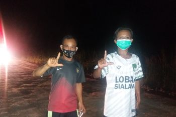 Dua warga tunaikan nazar jalan kaki dari Olak ke Siak usai Alfedri-Husni menang Pilkada