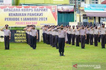 10 personel Perwira Pertama Polres Baubau naik pangkat