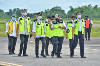 Target beroperasi 2021, Menhub tinjau pembangunan Bandara Ngloram Cepu
