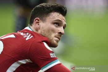Liverpool dikabarkan tidak jadi lepas Andy Robertson ke Tottenham