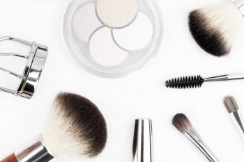 Ini 5 barang makeup yang sebaiknya tidak dipinjamkan ke orang lain