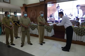 Bupati Sleman serahkan 633 SK pengangkatan CPNS formasi 2019