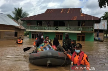 BPBD Sulawesi Tenggara minta kabupaten/kota siaga bencana hidrometeorologi