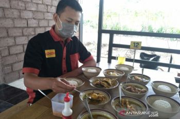 Baru buka Maret Soto Lamongan Cak Sandy laku ratusan porsi perhari