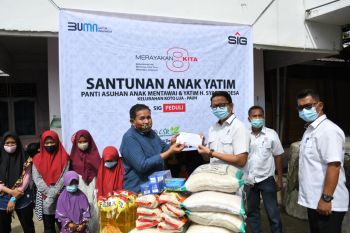 SIG serahkan santunan tali asih di Panti Asuhan  Syafri  Padang