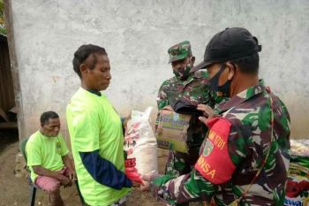 Danramil Waris lakukan komsos pemberian tali asih warga binaan
