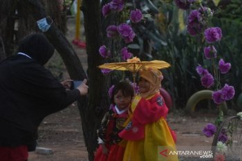 Wisata Tahun Baru  di Hutan Kota Kaombona di Palu