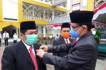 37 ASN IAIN Palu  terima Satyalencana dari Presiden