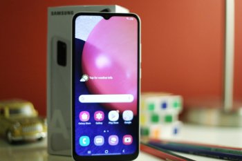 Tahun ini, Samsung unggulkan baterai besar di ponsel