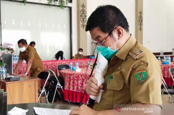 Bupati siap jadi orang pertama disuntik vaksin COVID-19 di Bartim