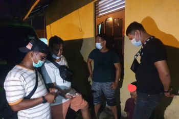 Sembunyi dalam lemari, terduga pengedar narkoba dibekuk polisi