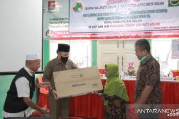 Kepala Dinas Koperasi Usaha Kecil Menengah harapkan koperasi di Solok terus berinovasi