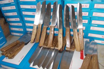 Sejumlah pengrajin pisau di Kudus berhenti produksi