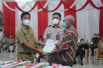 Wagub serahkan 4.360 sertifikat PTSL di enam kabupaten dan kota