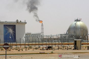 Minyak berlanjut turun di Asia