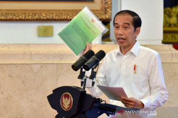 Presiden Jokowi: Vaksinasi jangan dibayangkan yang "enggak-enggak"