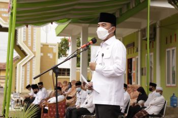 Bupati Waykanan siap divaksinasi