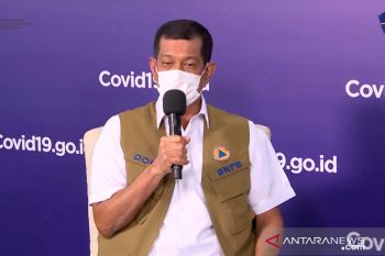 Ketua Satgas COVID-19 minta batasi kegiatan yang menarik massa