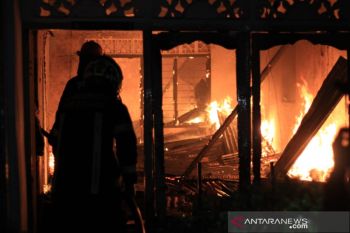 10 petak rumah terbakar di Padang