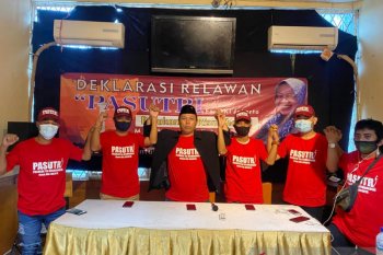 Relawan Pasutri dukung Risma maju di Pilkada  DKI 2022