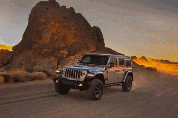 Harga Wrangler Rubicon dan Sahara 4xe 2021 sekira Rp674,8 juta dan Rp726,8 juta