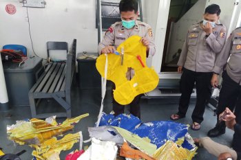 Polairud kembali temukan bagian pesawat Sriwijaya Air SJ 182