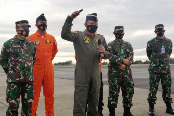 TNI AU menemukan dugaan tumpahan minyak pesawat di selatan Pulau Laki