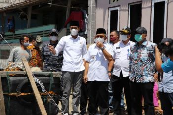 Gubernur Sulbar janji relokasi warga terdampak abrasi di Polewali Mandar