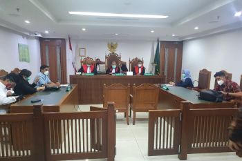 Gugatan Rp100 miliar Ilham Bintang, ini saran hakim