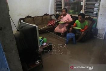 BANJIR DI JOMBANG BELUM SURUT