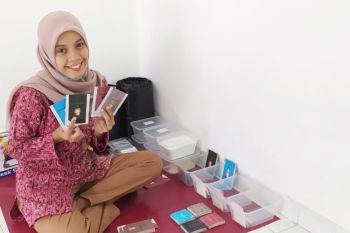 Dosen Teknologi Kosmetik ITERA buat masker kecantikan organik
