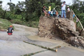 Dua jembatan di Simalungun  putus akibat banjir