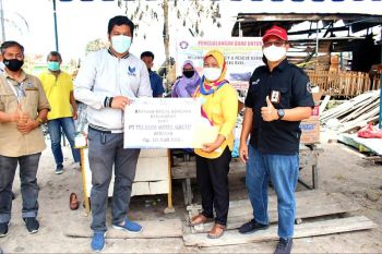 Telkom serahkan bantuan sosial kepada korban kebakaran Palangka Raya