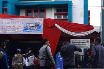 Kapolda Sumsel jalani penyuntikan  vaksin COVID-19