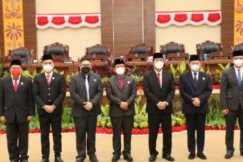Tiga anggota DPRD Sulawesi Utara Pengganti Antar Waktu dilantik