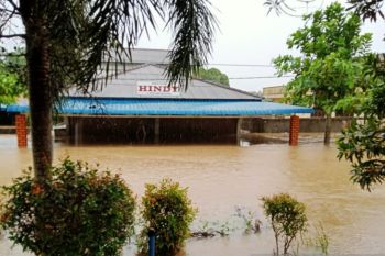 Mesin pompa air PDAM Tirta Kepri  belum berfungsi karena terendam banjir
