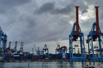 Hujan disertai petir intai sebagian kota besar di Indonesia