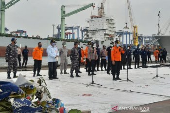 Tim SAR temukan bagian tubuh sebanyak 13 kantong jenazah di hari ketujuh evakuasi SJ-182