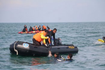 Penyelam Polri menemukan 44 bagian jasad-puing Sriwijaya SJ-182
