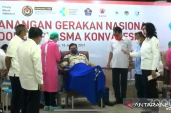 Airlangga Hartarto donorkan plasma konvalesen COVID-19