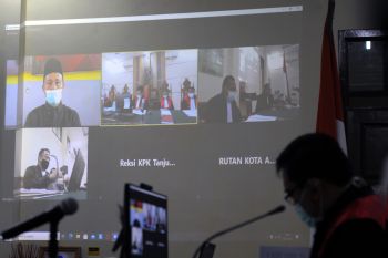 Mantan Bupati Lampung Tengah Mustafa kecewa harga "fee" DAK tinggi