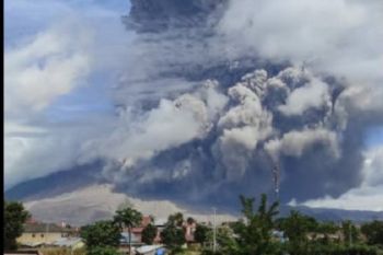 BPBD Karo: Gunung Sinabung erupsi, semburkan debu setinggi 500 meter