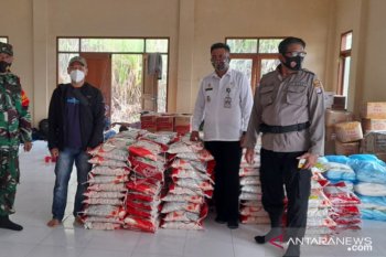ZIYAP-ANTARA Kaltara Perduli Banjir Sembakung salurkan donasi