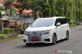 Warga Probolinggo yang mau menikah, boleh pinjam mobil dinas wali kota
