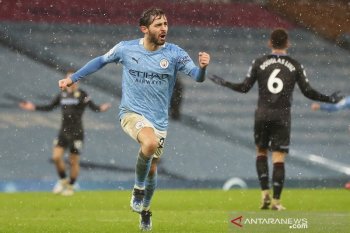 Bungkam Aston Villa 2-0, Manchester City melenggang ke puncak Liga Inggris