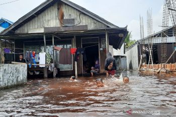 Banjir masih genangi Sungai Tabuk usai enam hari tanpa hujan
