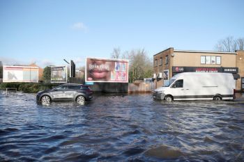 Ratusan rumah terendam akibat hujan ekstrem guyur Inggris,