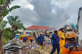 Bupati Bone pimpin 107 armada bantuan untuk korban gempa bumi di Sulbar